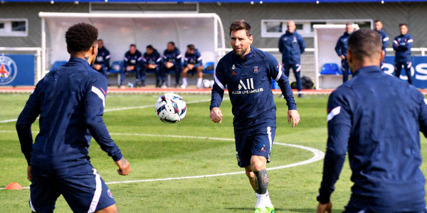 梅西转会巴黎圣日耳曼后首次训练高清图片