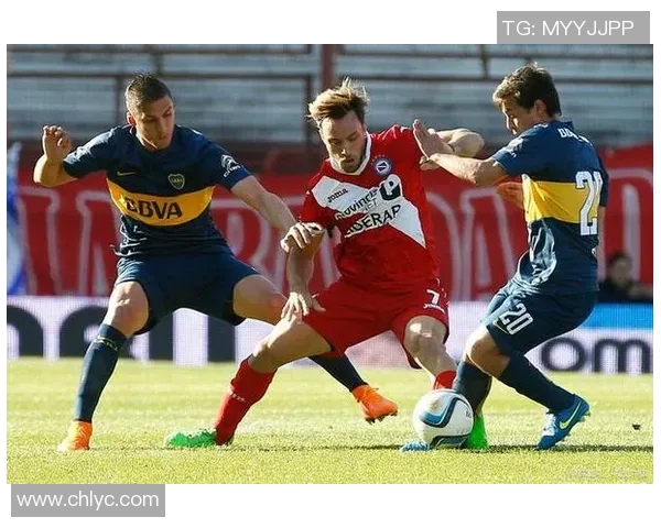 帕尔梅拉斯与庞普雷塔的精彩对决揭示足球战术的较量与激情